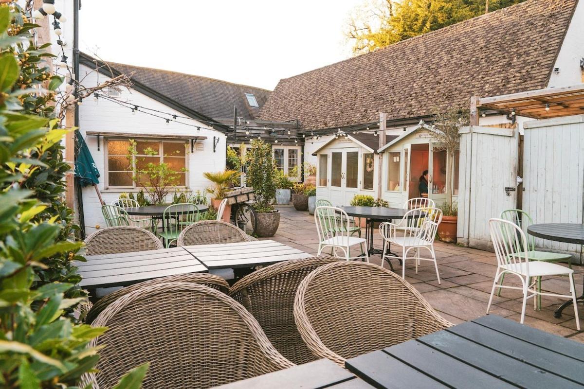 The Prestbury Annexe Apartment Cheltenham Exterior photo